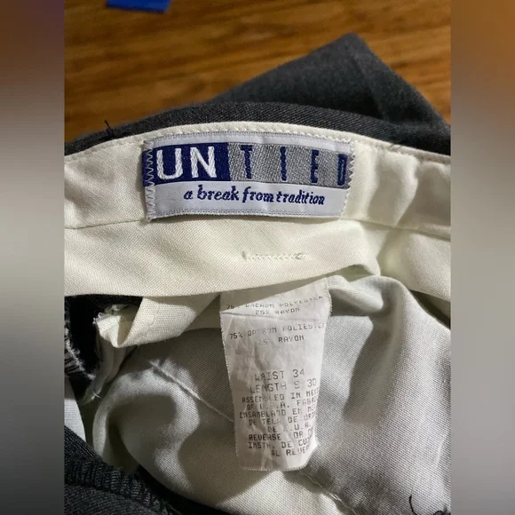 UNTIED Men’s Pleated Dress Pants With Belt Size Waist 34 Length 30 - Picture 8 of 16